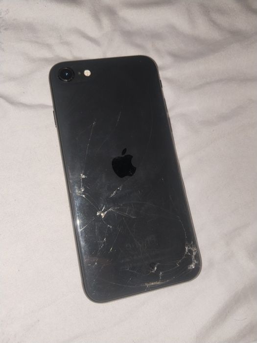 Обменяю Макбук и айфон на хороший ноут