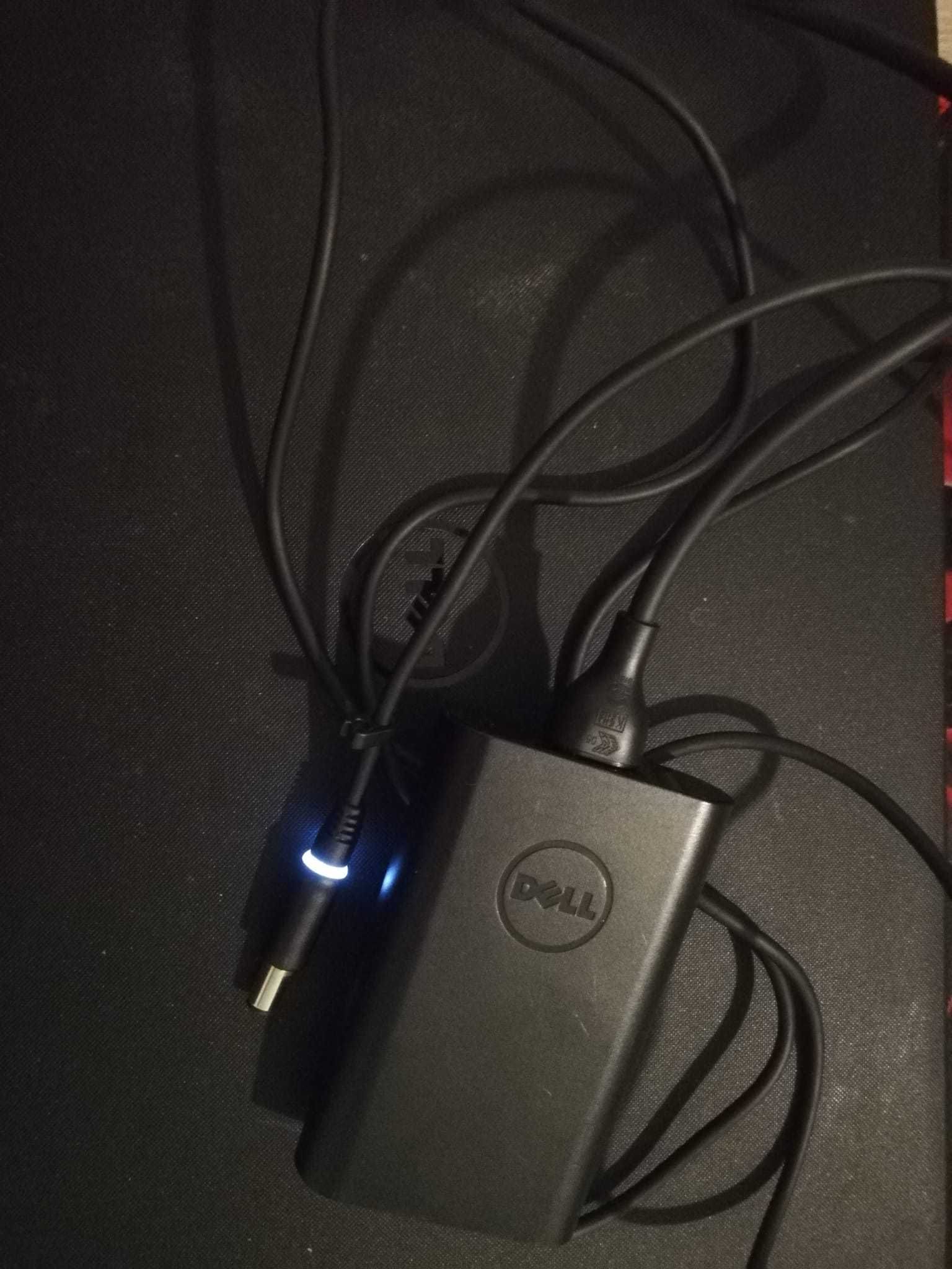 Laptop DELL Inspiron 15 cu procesor Intel i7