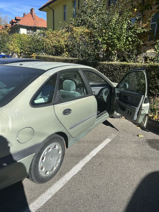 Vând Renault Laguna 1, pentru piese de schimb, an fabricatie 1999-2000