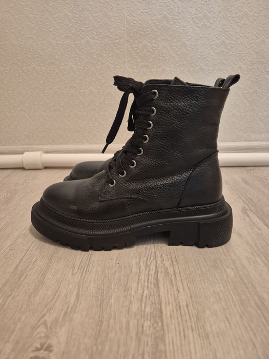 Продам ботинки зимние 38 р