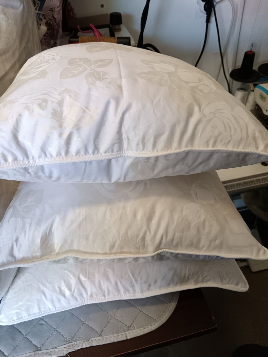 Perne din până și puf ,disponibile intr