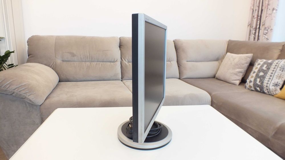 Monitor Samsung 940N, LCD, 19 inch, monitor Yakumo TFT 17 XJ, 17 inch