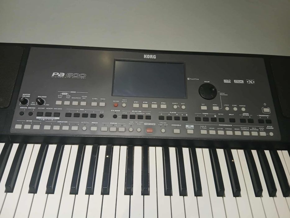 Orga KORG PA600 profesionala în stare perfecta