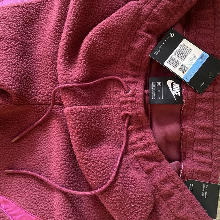 Pantaloni sport Nike dama deosebiti