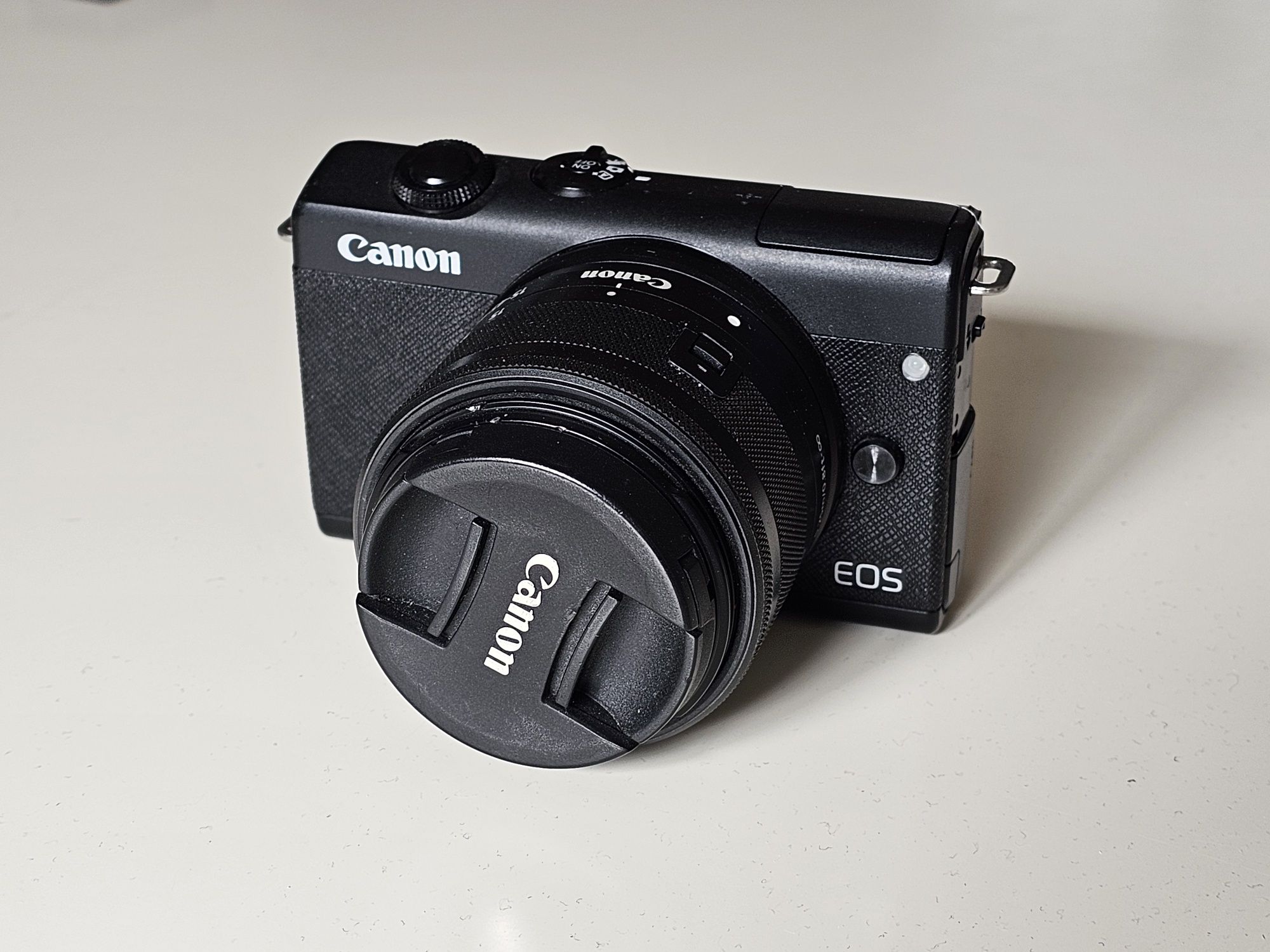 Canon M200 + 15-45 +22mm f2