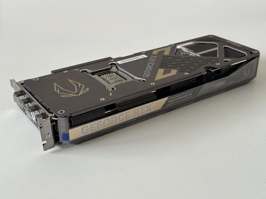 Placa Video ZOTAC GAMING GeForce RTX 5070 Ti solid sff OC 16 GB GDDR7