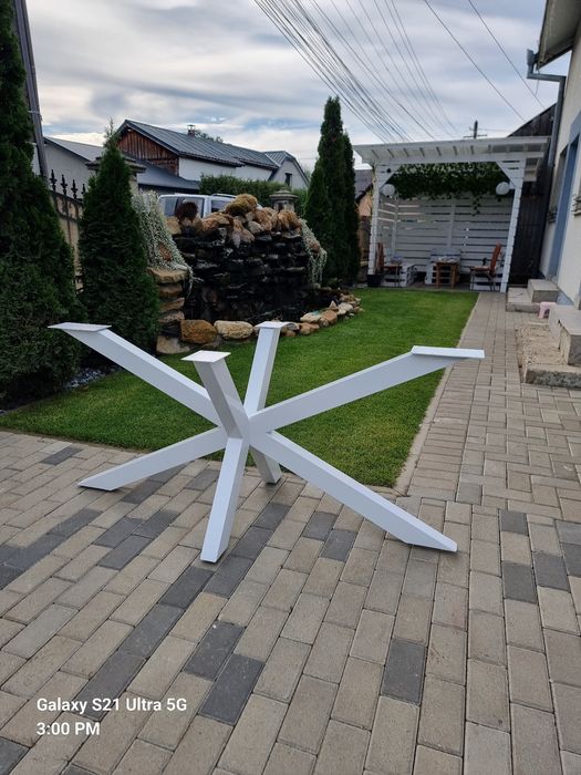 Picioare metalice pentru mese diferite modele/dimensiuni pe comanda
