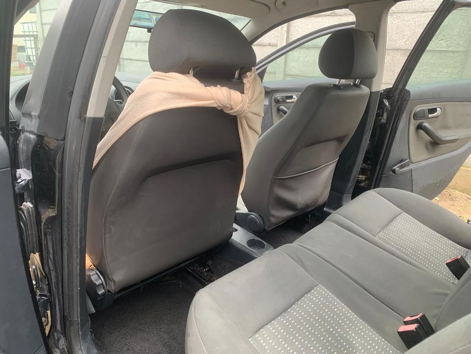 Vand Seat Ibiza negru