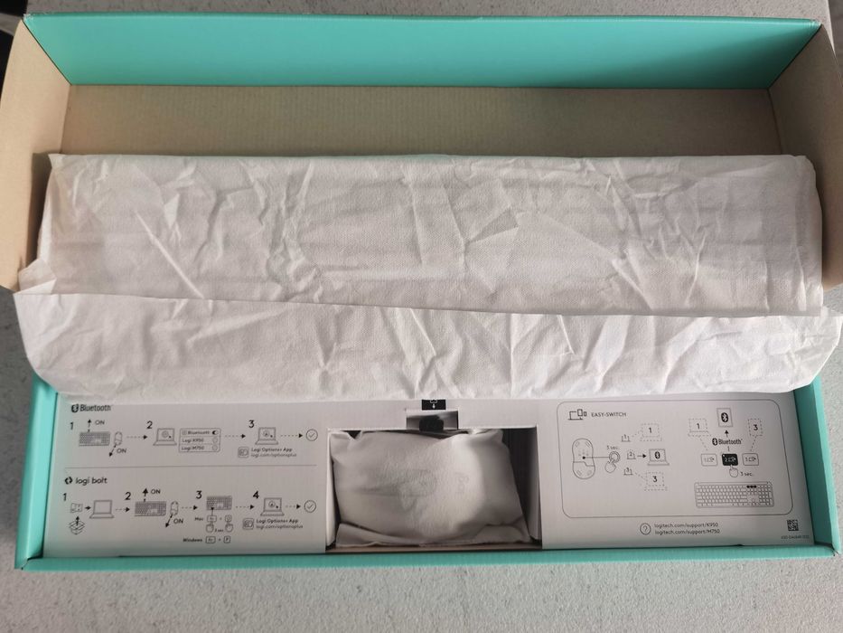 Клавиатура и мишка-комплект Logitech MK 950 Slim Combo WHITE НОВИ-2г.