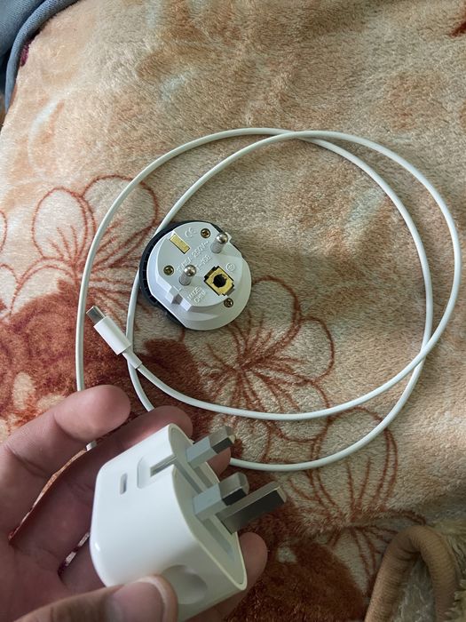 Original iphone zaryadchik