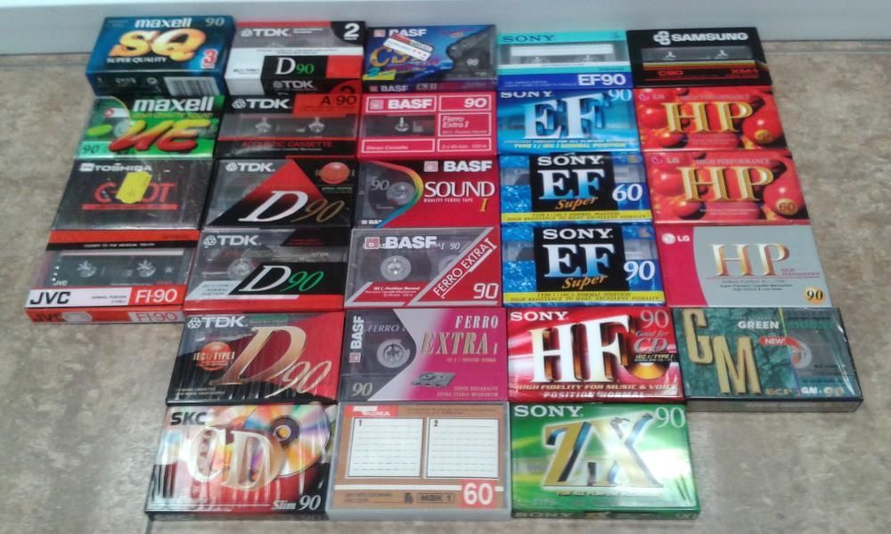 Компакт и видео кассета фирменная!