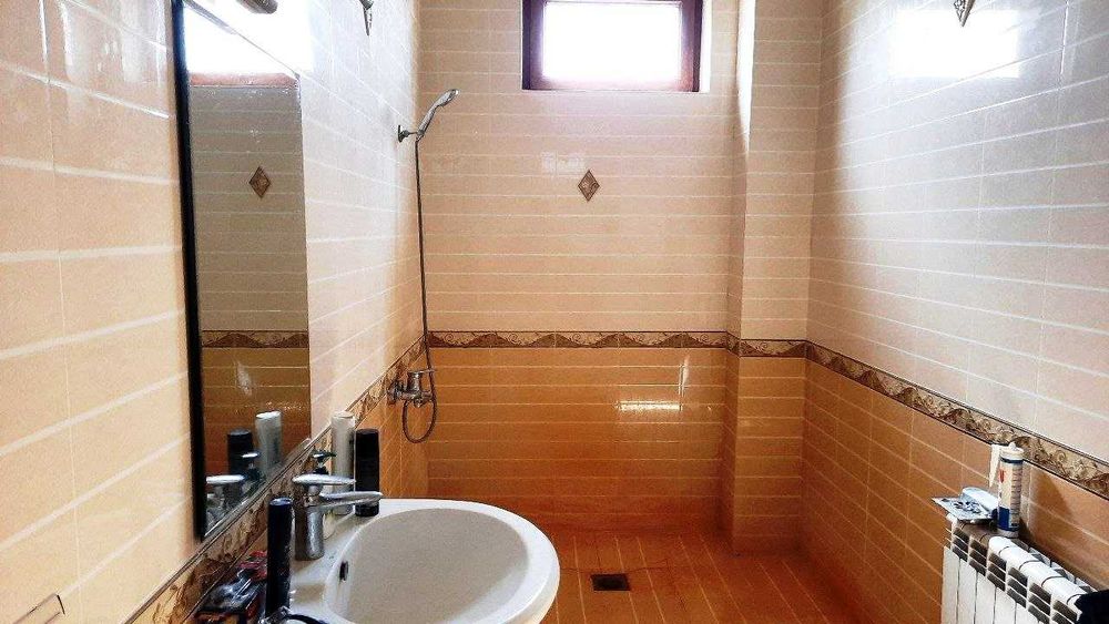 Богот шахарчаси "Октепа" махалласида 2400 кв.м ховли жой сотилади