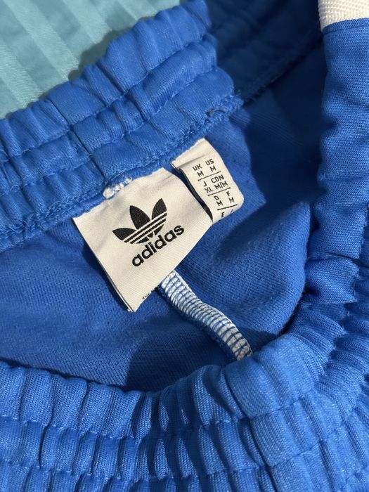 Pantaloni adidas albastrii