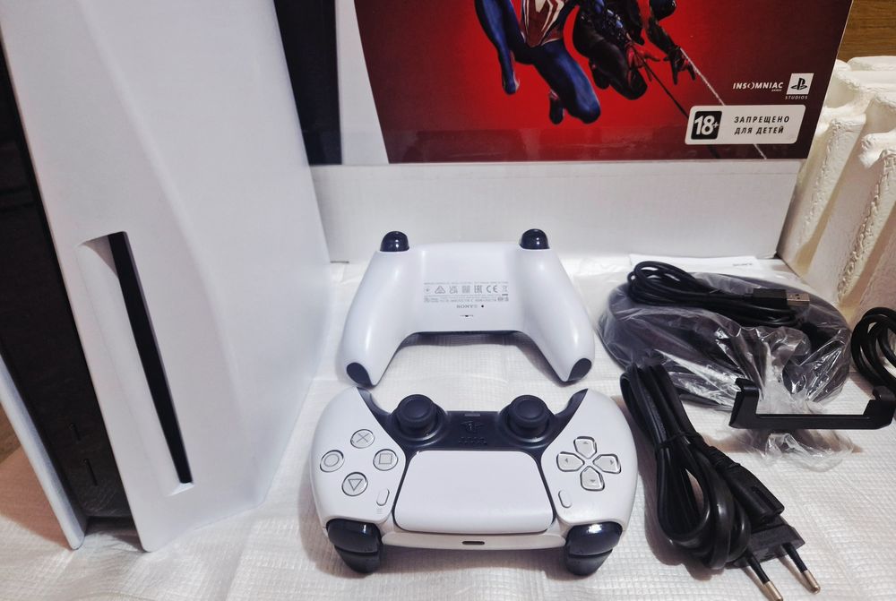 Ps 5 EAC 2 джостик +Диск Человек Паук 2!