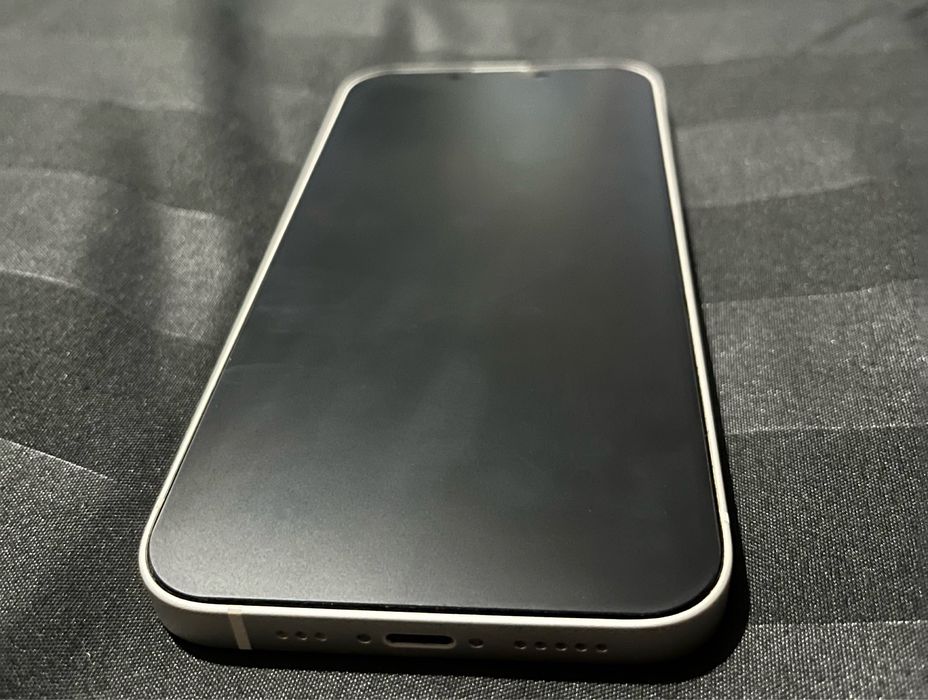  iPhone 13 в идеальном состоянии