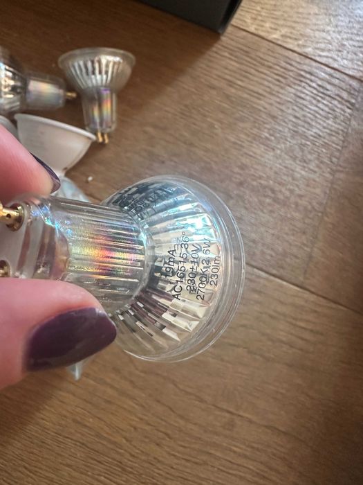 Лампи (спотове за таван)