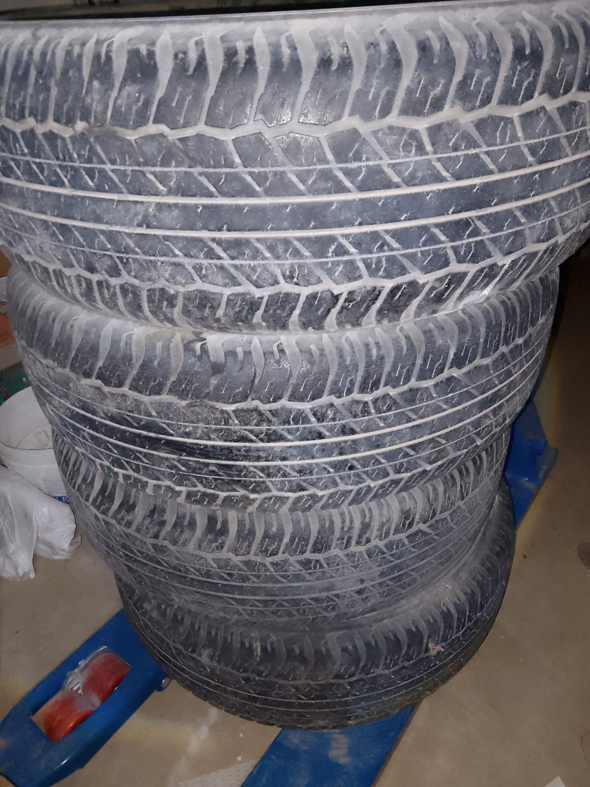 Сатылады Шины 265/65 R17