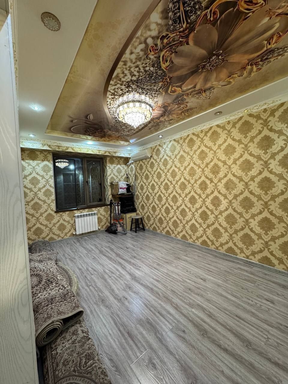 5 ком. квартира, 5/2-3/3.  Сергели. Рядом с метро "Yangihayot" (4-bek.