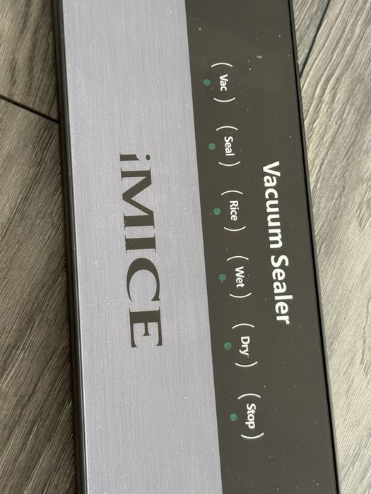 Nou! Aparat de vidat si sigilat alimente