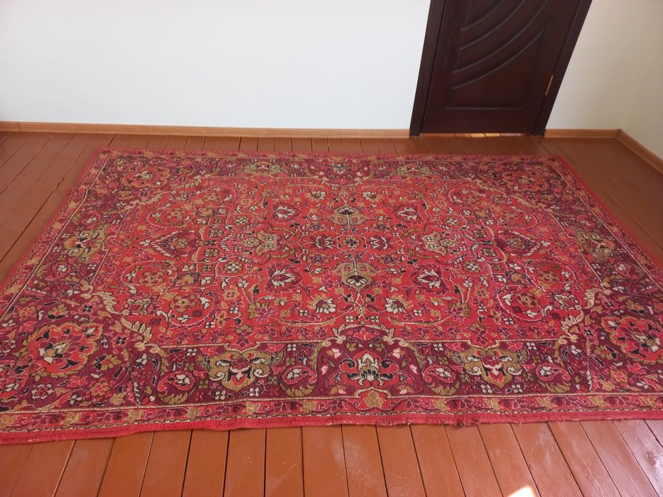 Ковер интерьерный .