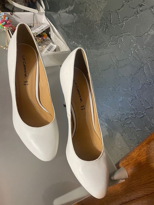 Vând pantofi piele noi 36