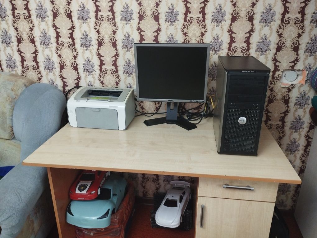 Компьютер с монитором