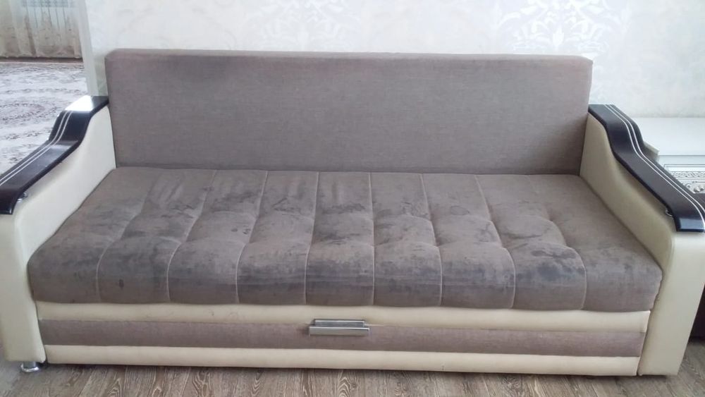 Химчистка мягкой мебели на дому профессиональное обоудование  KARCHER