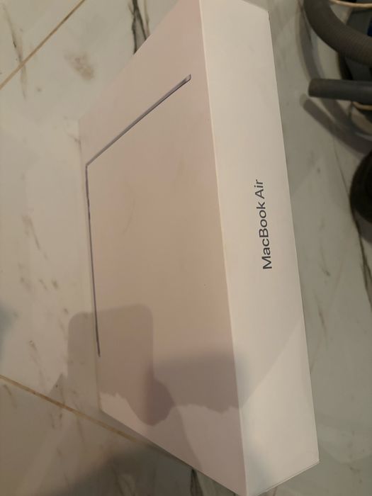Vand MacBookAir nou