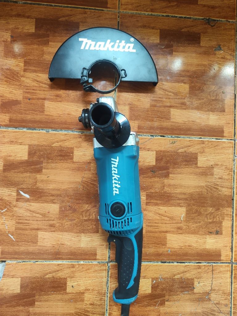 MAKITA 230 GA9050