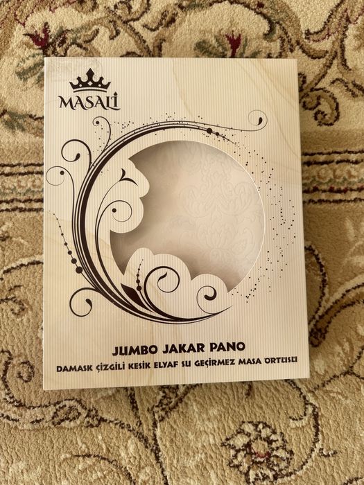 Скатерть 160x350см новая