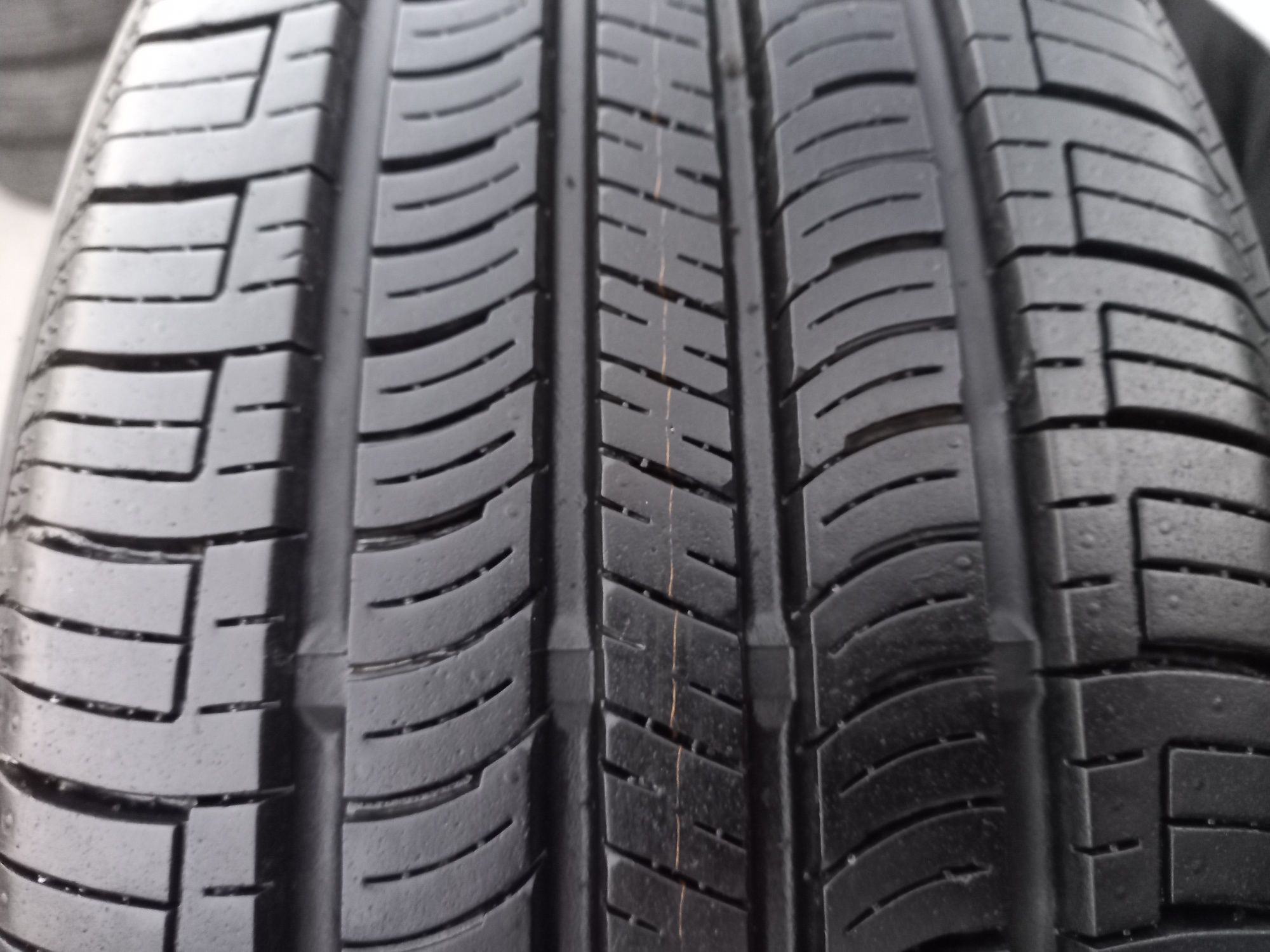 NEXEN Npriz 170$ Комплект 4 шт. Почти новый на авто MONZA, ONIX, Kobil