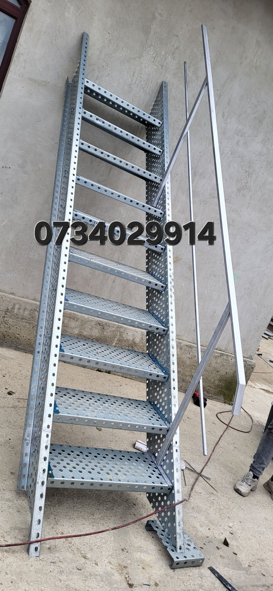 Scări metalice zincate