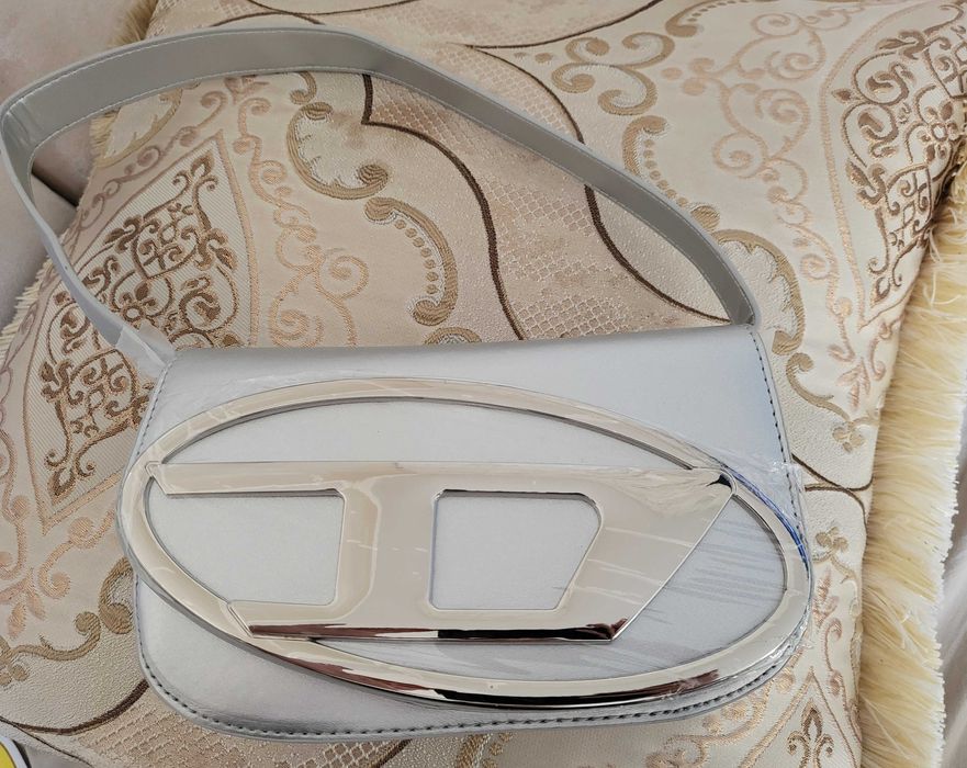 Сива чанта по модел на Diesel