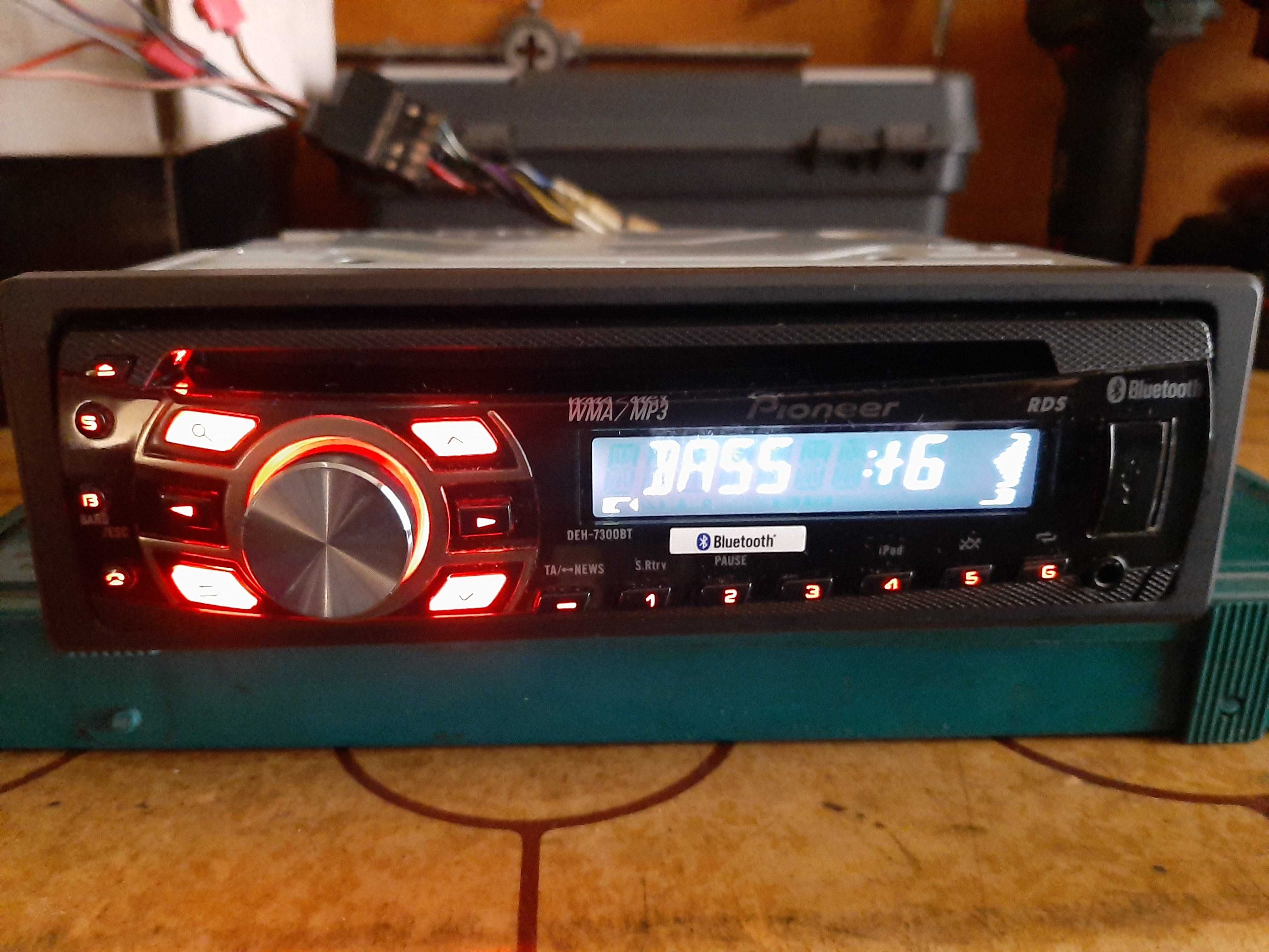 Pioneer deh 7300bt -неразличим от нов