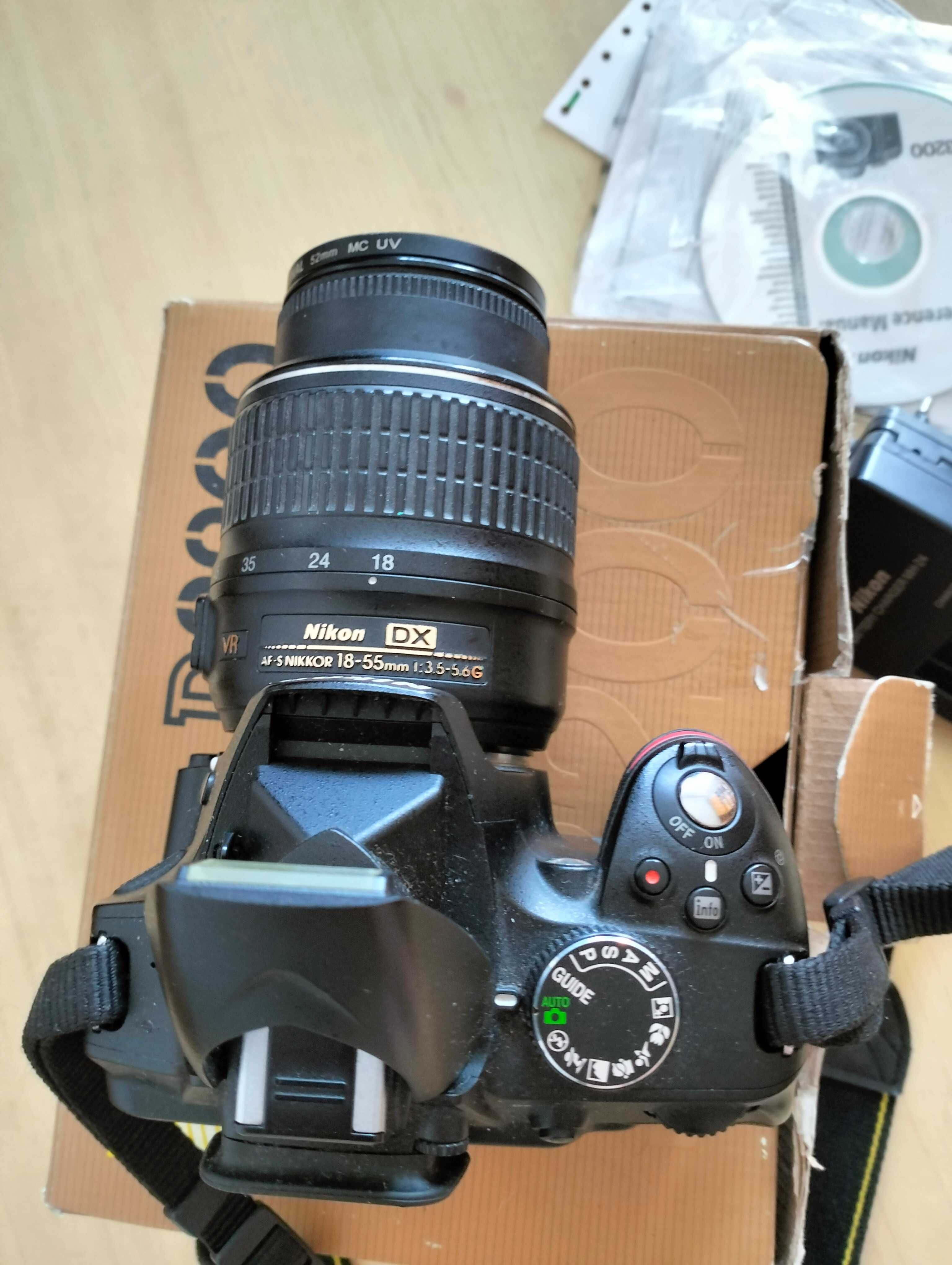 Фотоапарат Nikon D3200 с обектив Nikkor 18-55