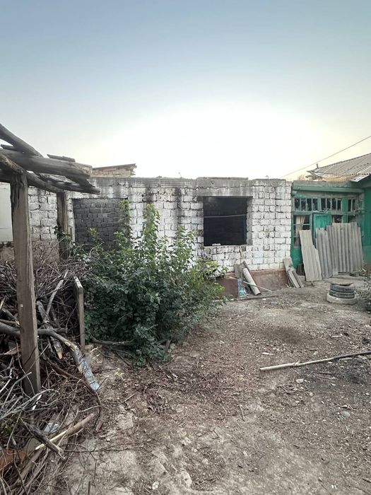 Jizzax Shaxar Tinchlik maxalla 
3 xona 
4 sutik 
Kadastir tayyor 
Narx