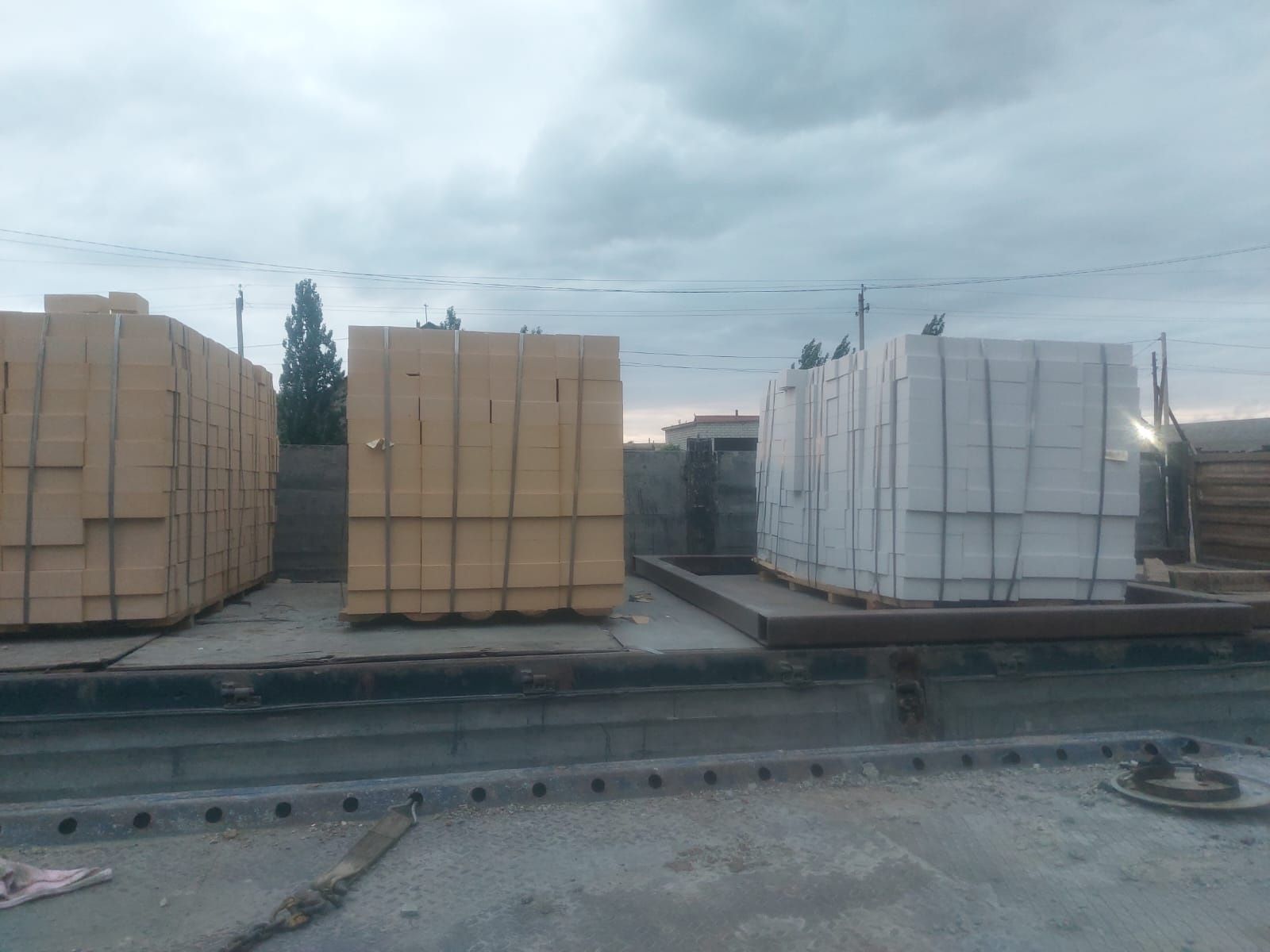 Продам селикат белый и жёлтый