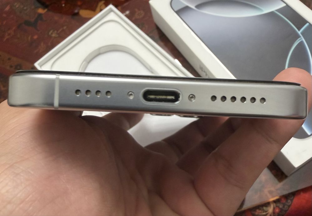 Iphone 16 pro max 256(94%)