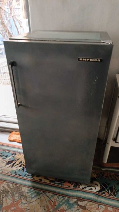 Продаётся холодильник Бирюса (б/у) СССР