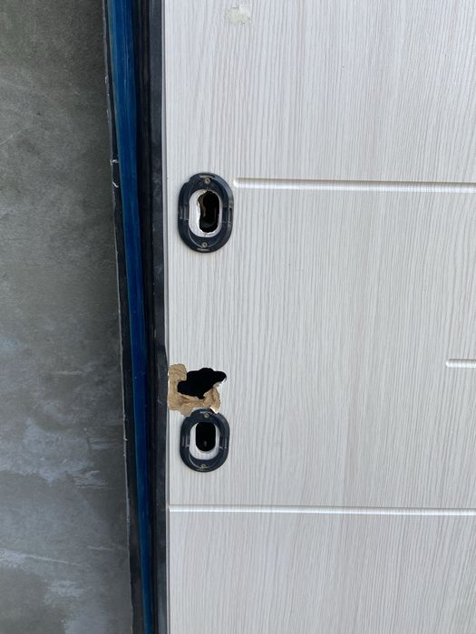 Temir eshik xolati rasmda korsatilgan telfon qisela chuntrama