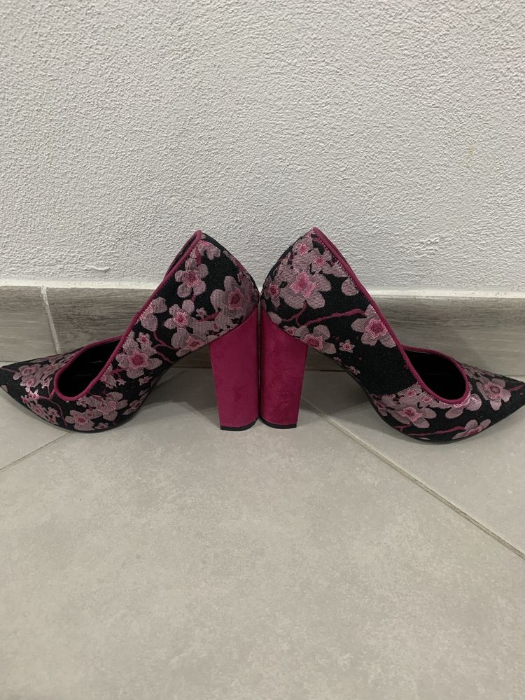 Pantofi marimea 39, femei