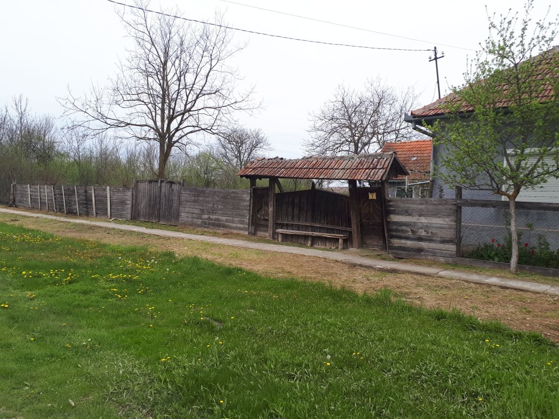 Vand casă în Șepreus , județul Arad