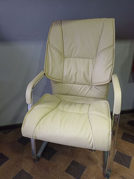 Офисная кресло. 130 кг