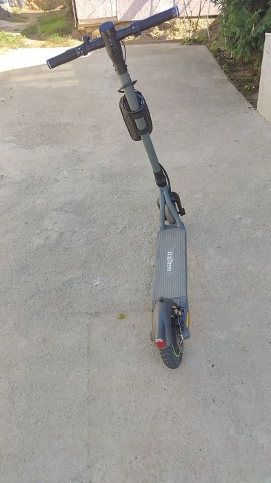 Vând trotinetă electrică
