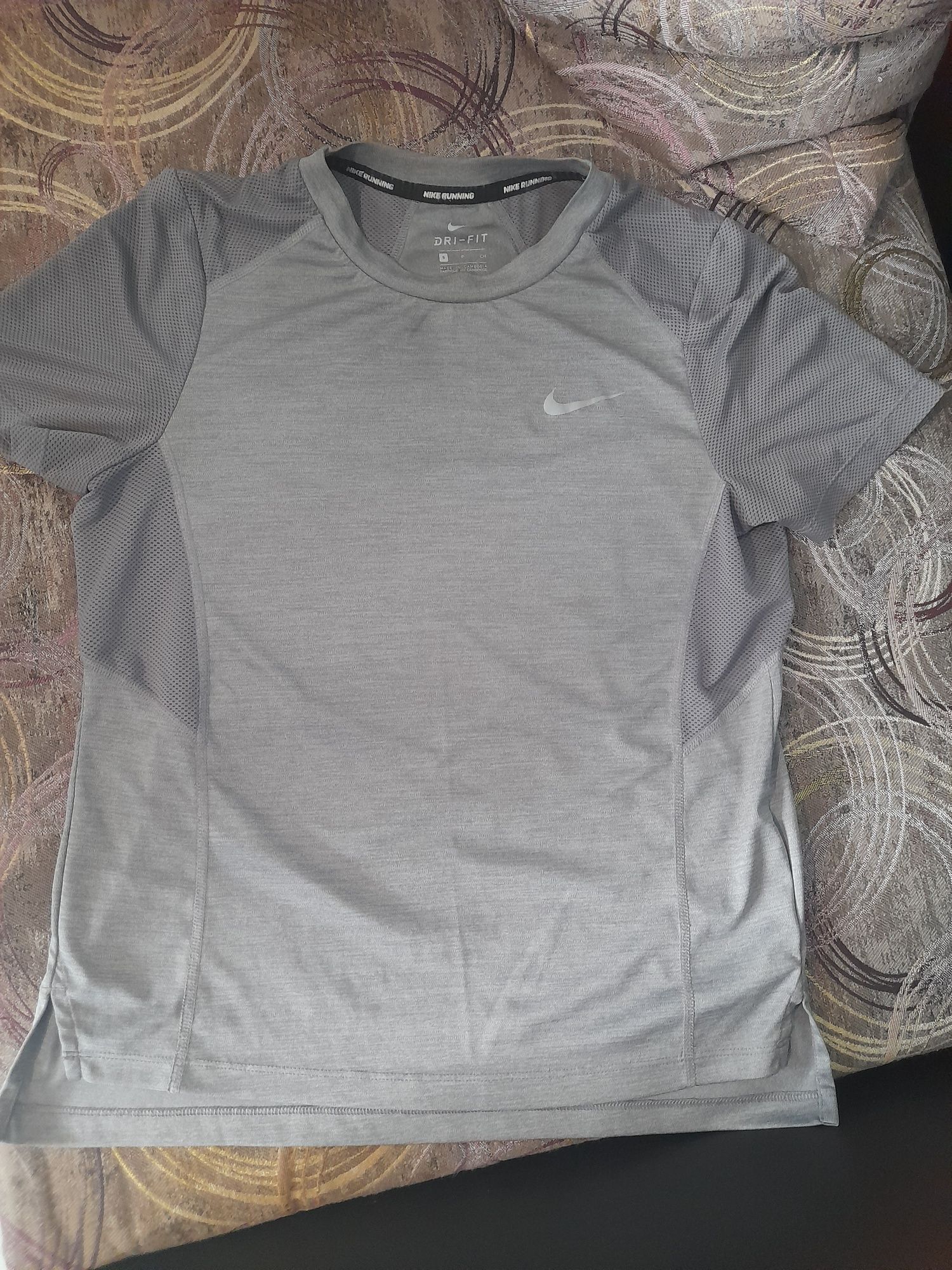 Дамски дрехи Nike s/xs