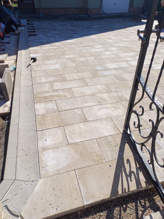 Amenajari curti cu pavaj