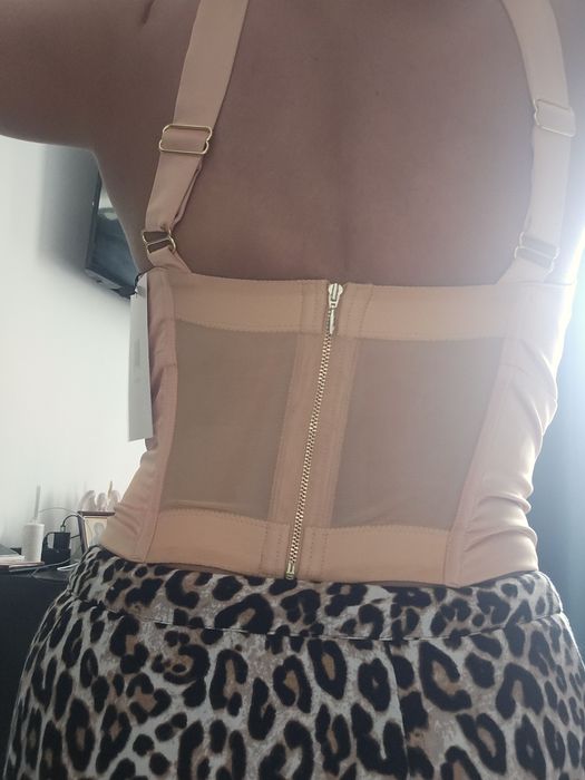 Corset murmur, 42 echivalentul cupei 80B făcut pe comanda doar probat