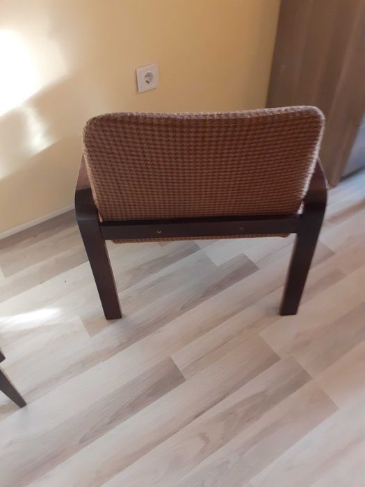 Малък Фотьоил + малка масичка – 52 лева.