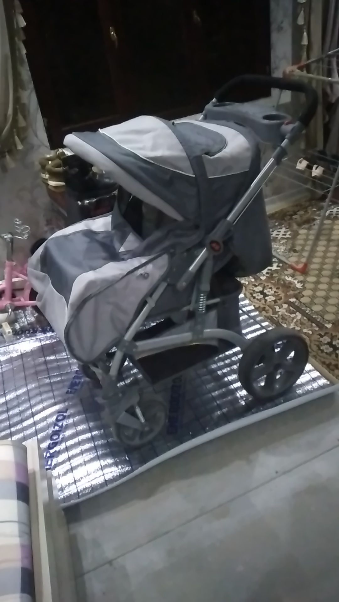 Detskiy kolyaska pachti yengi. Narxi 700.000min yana kelishamiz