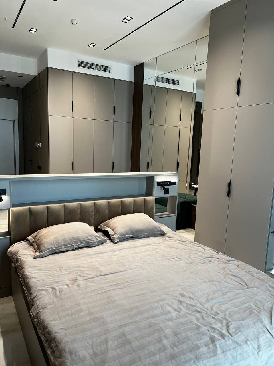 Сдается квартира в NestOne  2 комнатная 
С видом на фонтаны и Hilton